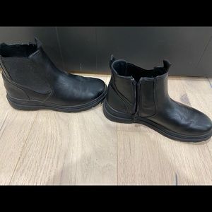 Zara boys boots size 34